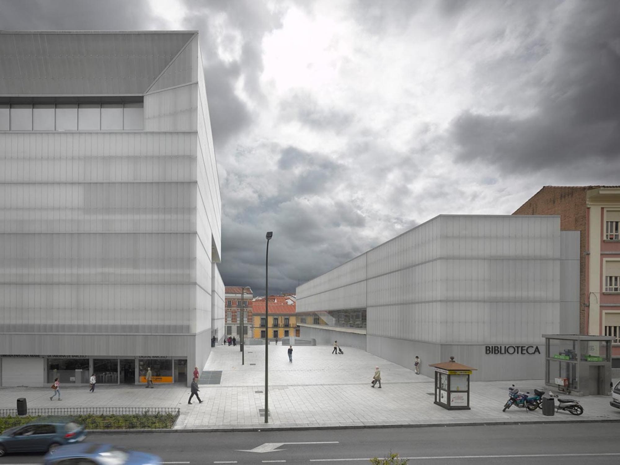 Barcelo Market, Library and Sports Hall