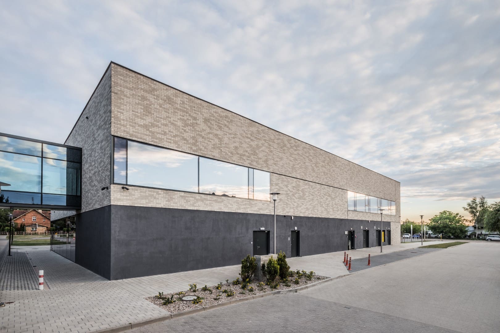 Biblioteka gminna z częścią handlowo-usługową w Rokietnicy