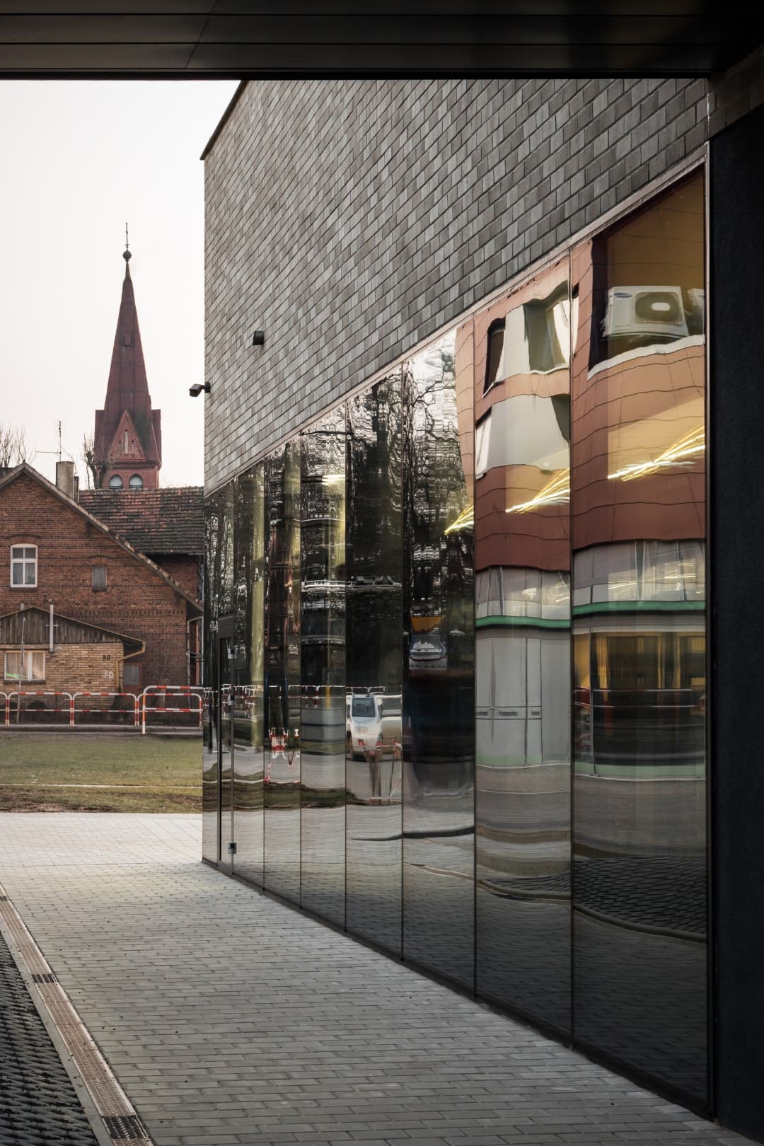 Biblioteka gminna z częścią handlowo-usługową w Rokietnicy