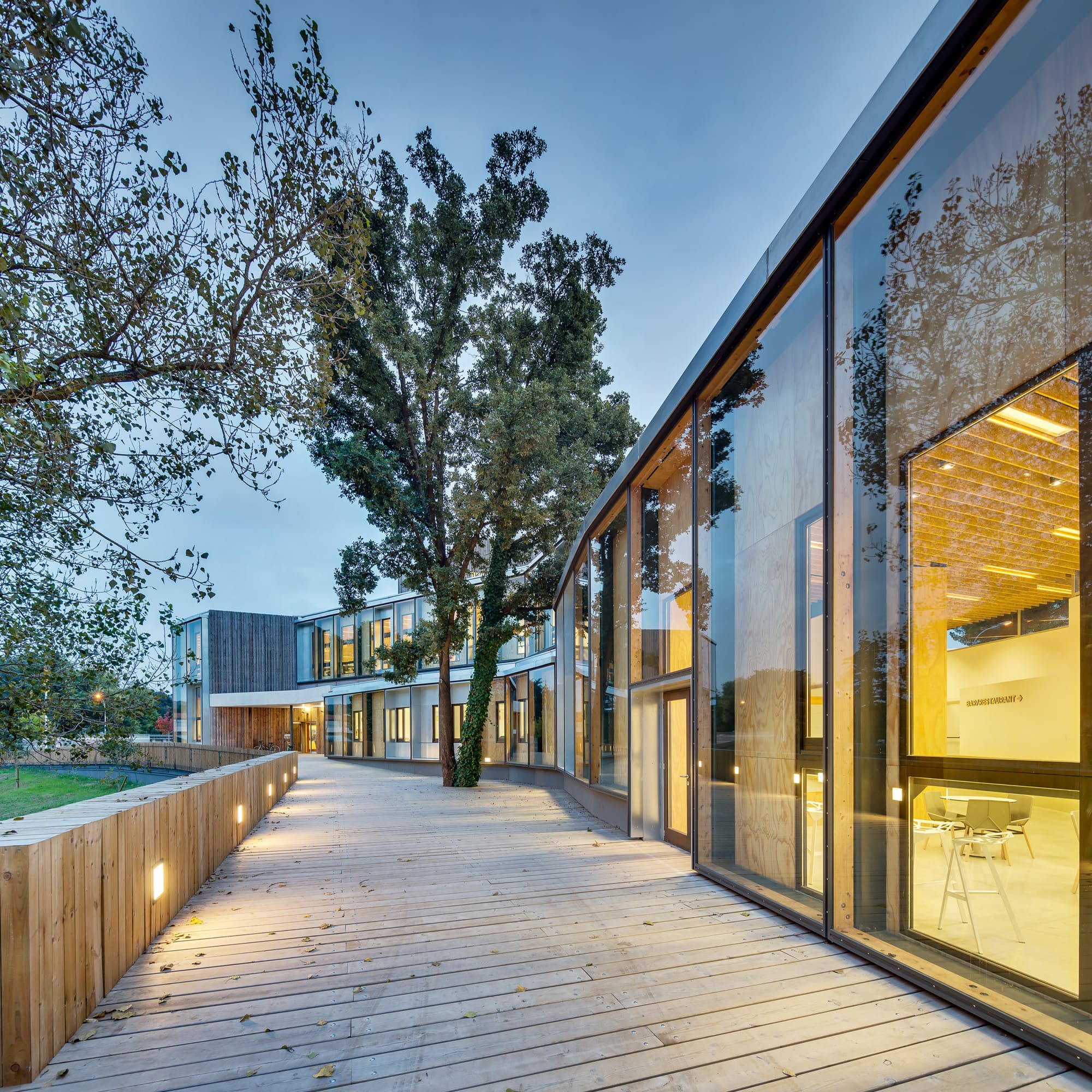 ’El Roure’ Community Center and 'La Ginesta’ Library