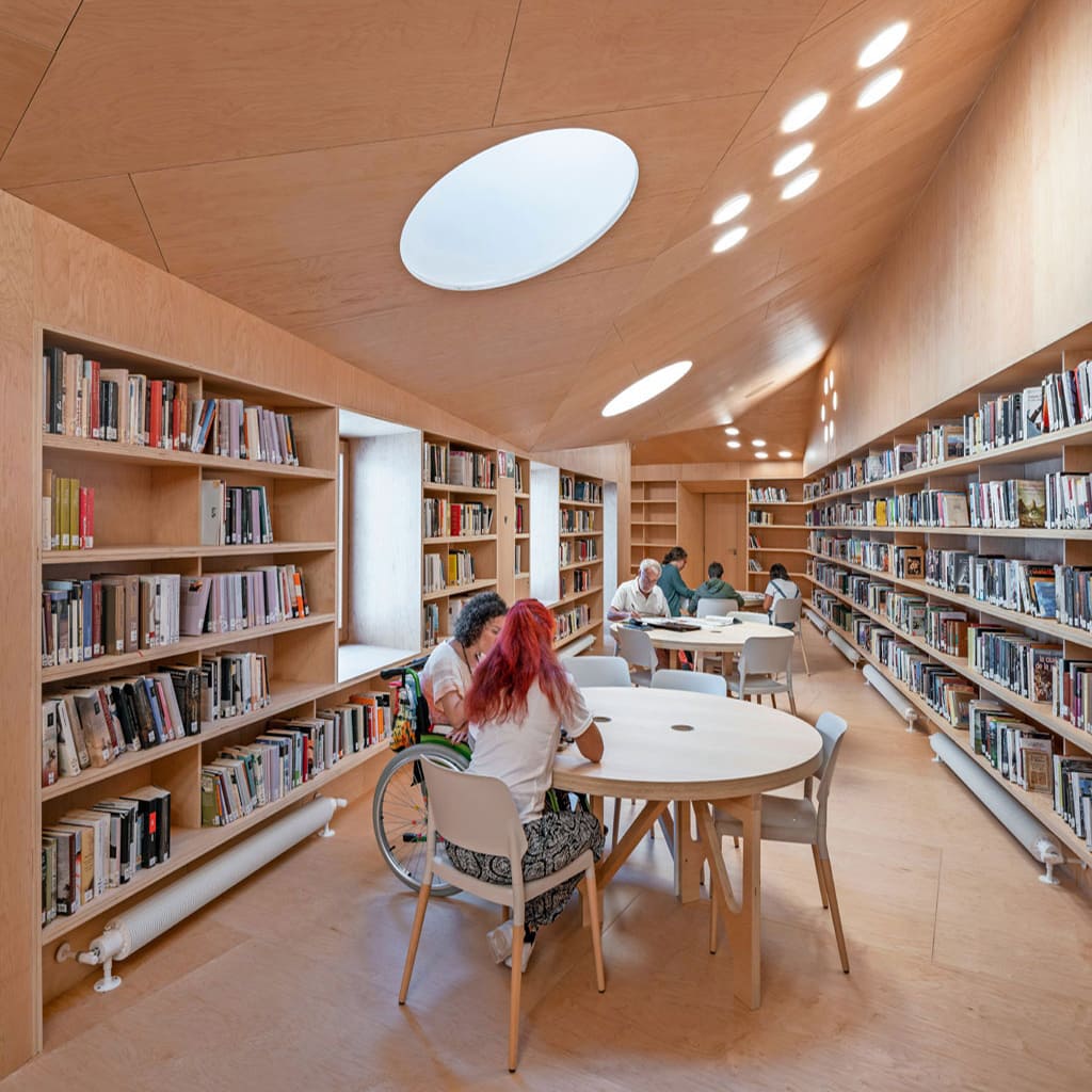 Baiona Public Library