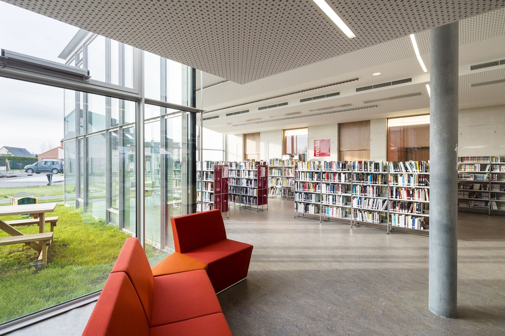 Public Library Estaminet in Grenay