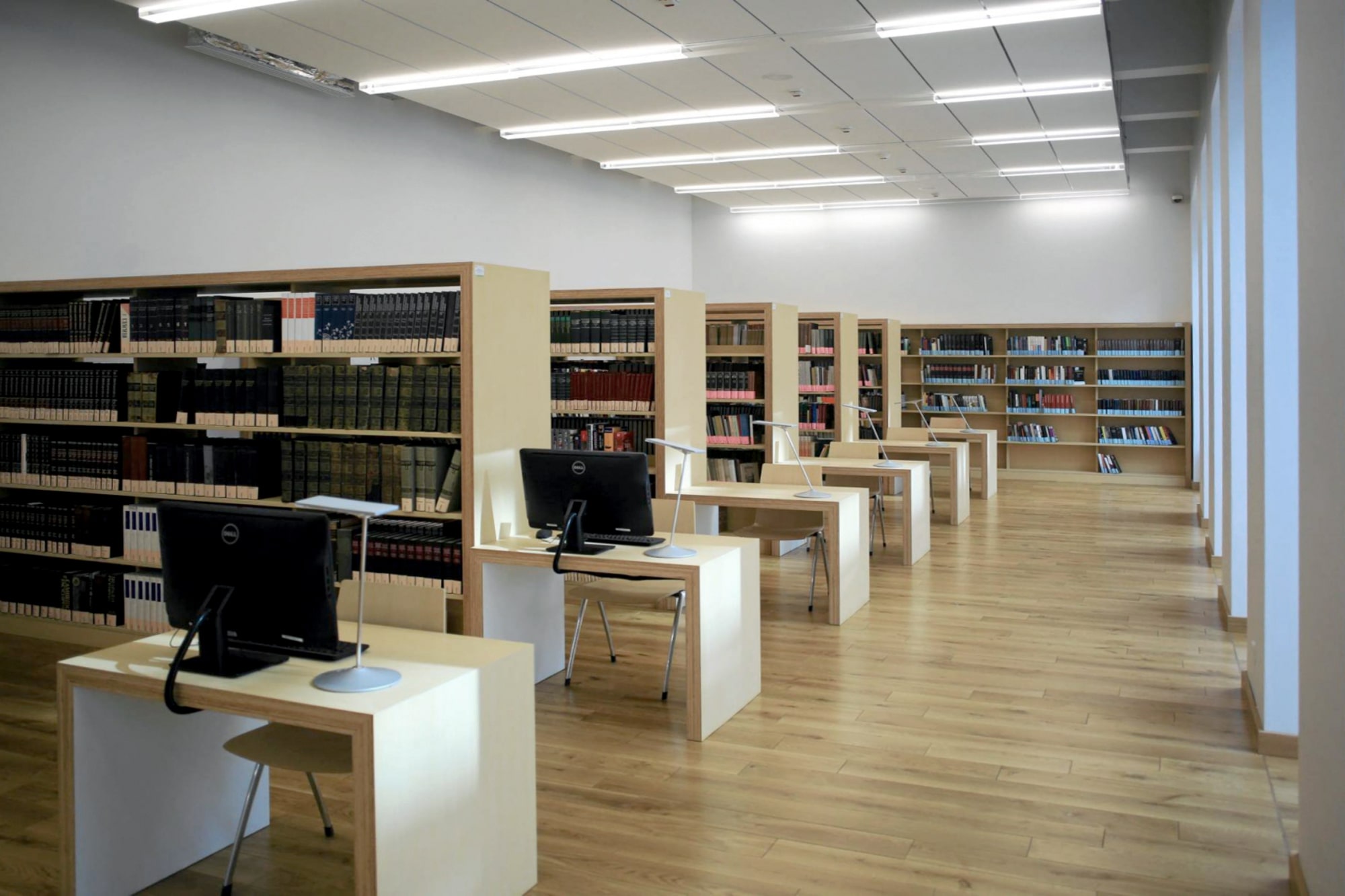Miejska Biblioteka Publiczna w Warszawie przy ul. Koszykowej