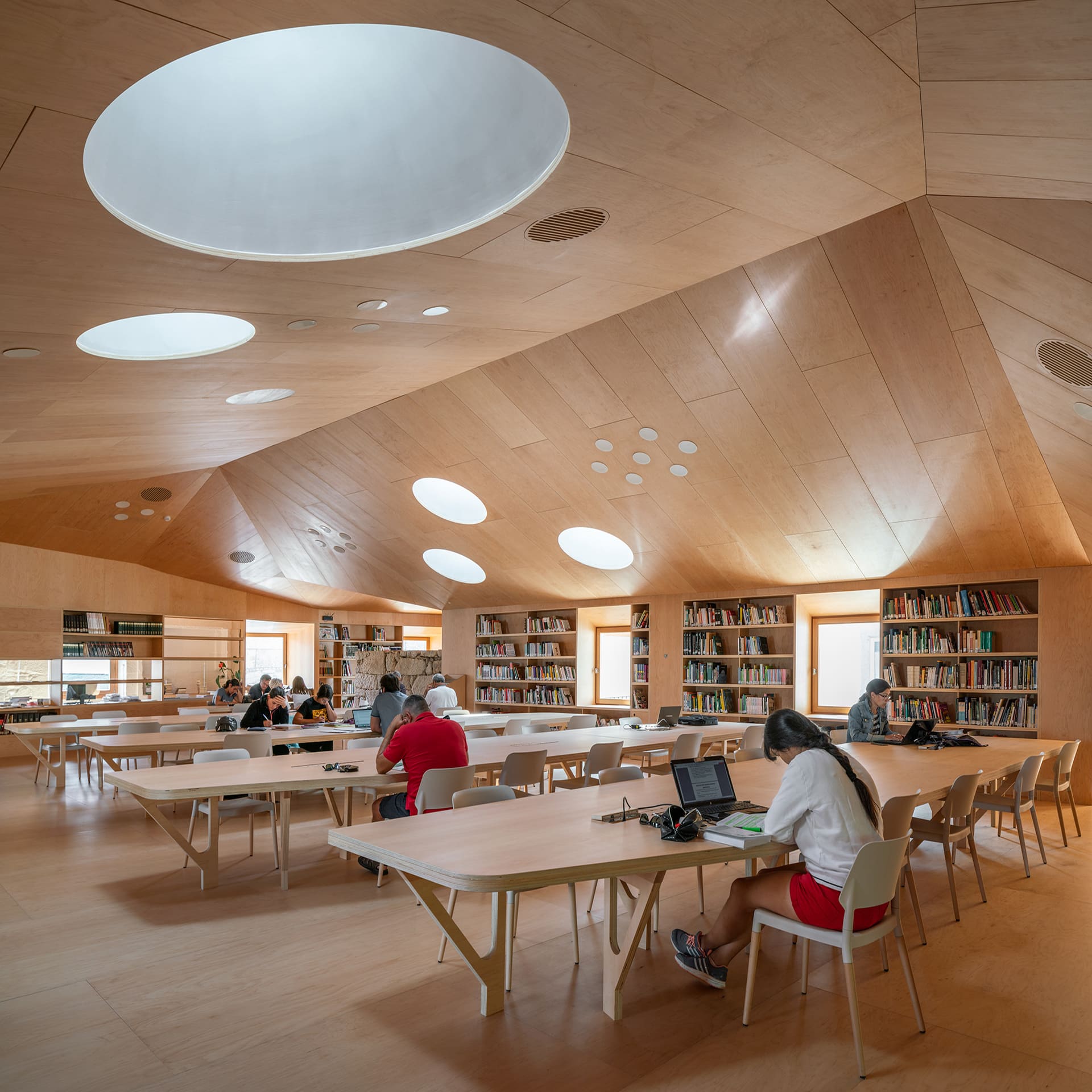 Baiona Public Library